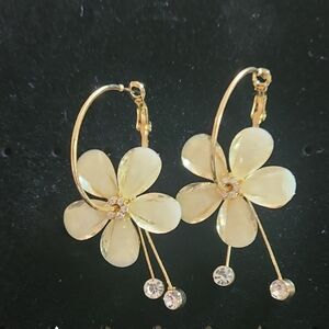 Elegant Gold Flower Hoop Earrings